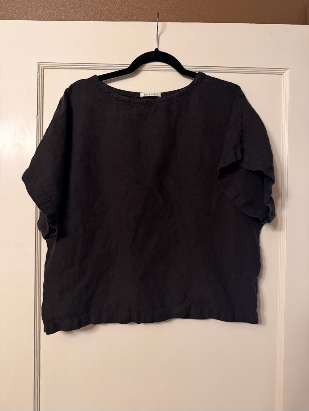 Relaxed Black Crop Top with Short Sleeves